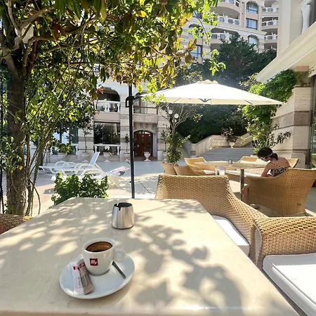 Апартаменты Golden Sands La *