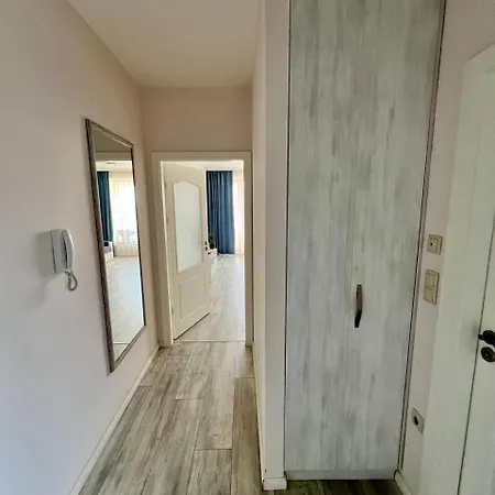 Golden Sands La