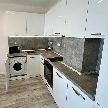 Апартаменты Golden Sands La *